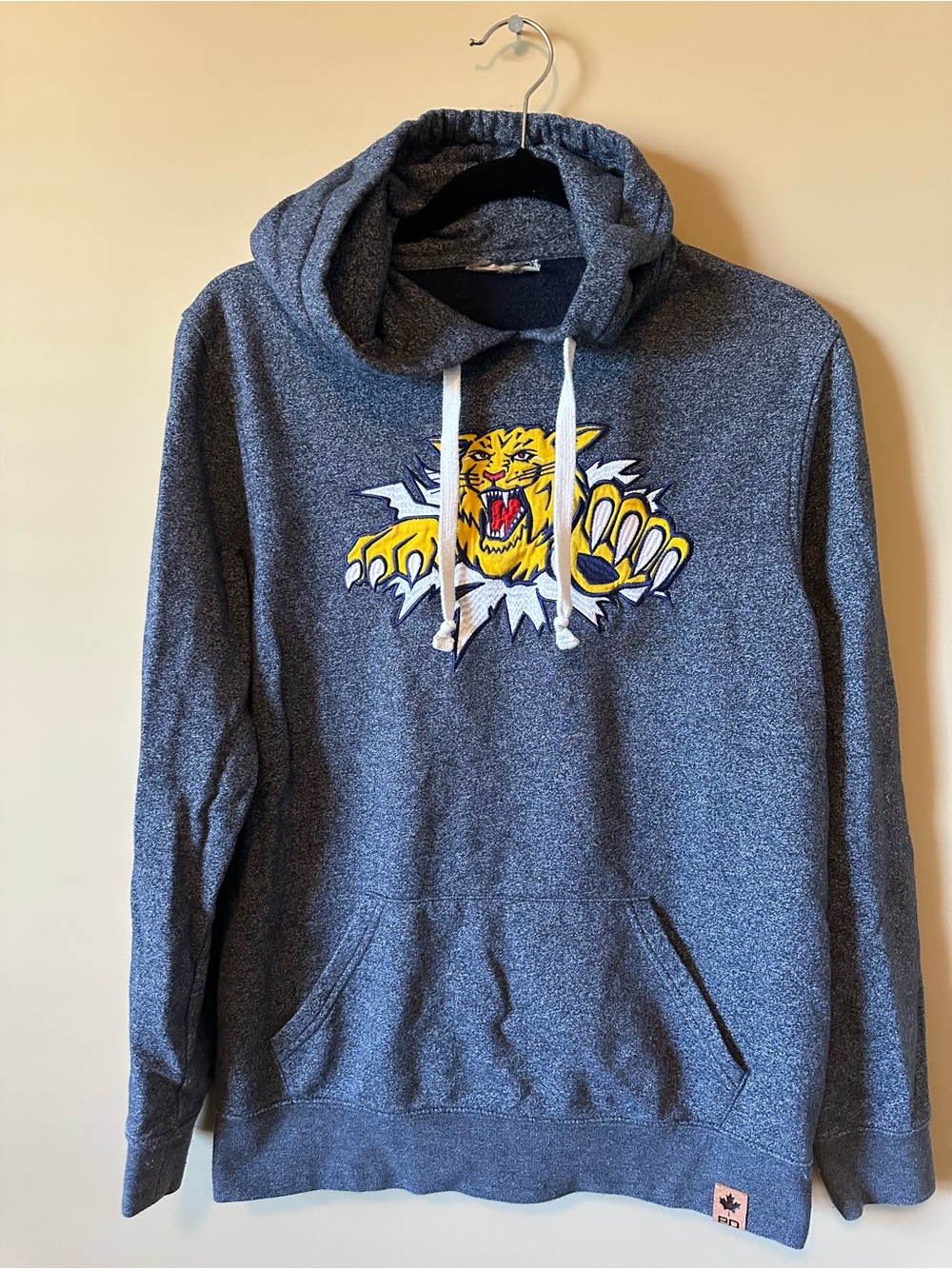 Moncton wildcat hockey hoodie QMJHL adult small